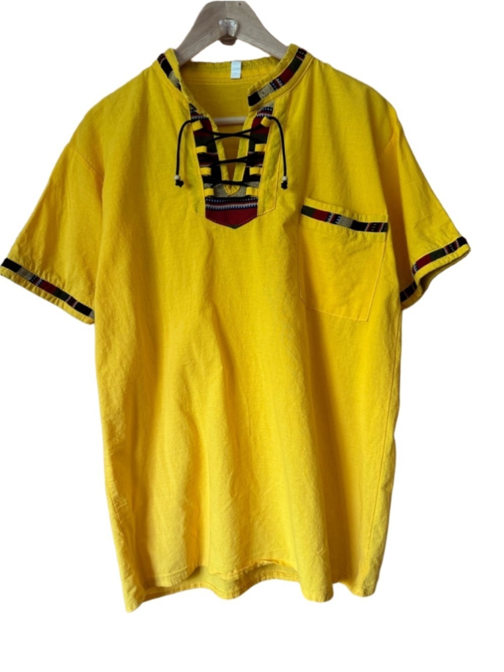 Ethnic Ecuadorian Guatemalan Honduran Mexican Traditional Guayabera Shirt size L